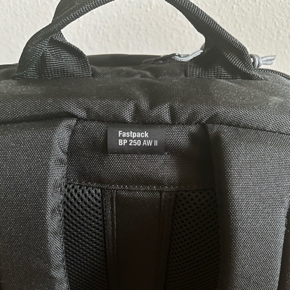 NWOT Lowepro Camera Bag - Picture 8 of 10